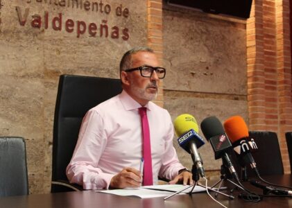 Medalla de las Letras Juan Alcaide